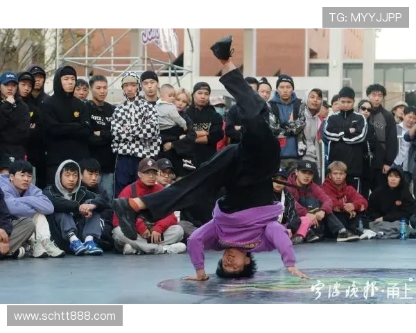 广州攀岩队在世界街舞大赛中以84分稳居积分榜首位 广州攀岩队在世界街舞大赛中以84分稳居积分榜首位