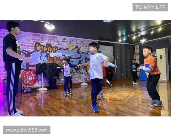 广州街舞队防反革新探索：引领街舞新风潮与竞技策略的深度解析