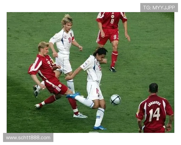 2004年欧洲杯捷克对荷兰精彩瞬间回顾与分析