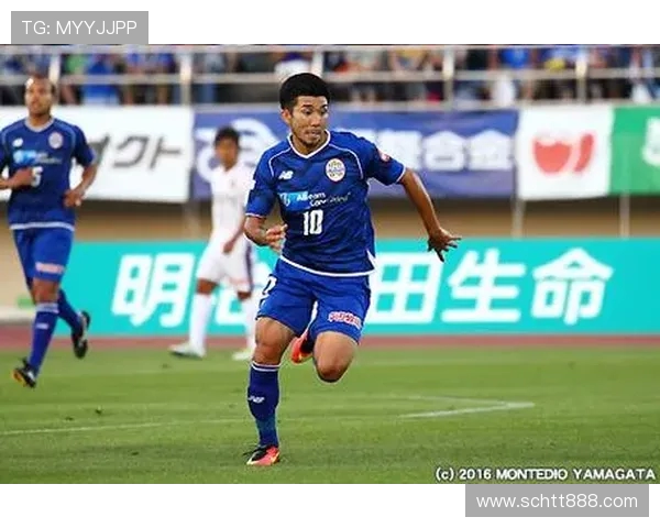 札幌冈萨迎战大分山神争夺联赛关键三分的激烈对决 札幌冈萨迎战大分山神争夺联赛关键三分的激烈对决