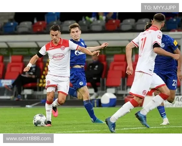 杜塞多夫与拜仁激战正酣比分揭晓精彩瞬间回顾 杜塞多夫与拜仁激战正酣比分揭晓精彩瞬间回顾